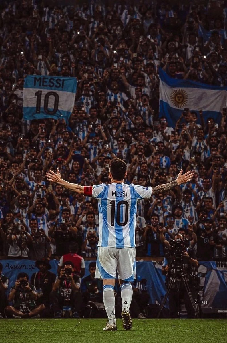 BigJossyy's tweet photo. Messi is the greatest to ever do it π
21 years of pure magic ,126 goals, a World Cup, and that perfect emotional farewell.
Watching him lift trophies and cry for the jersey was something special.
Thank you for everything, GOAT. Forever grateful.
#GoatsUseKolan @kolan_xyz https://t.co/Vdd88Gux1L