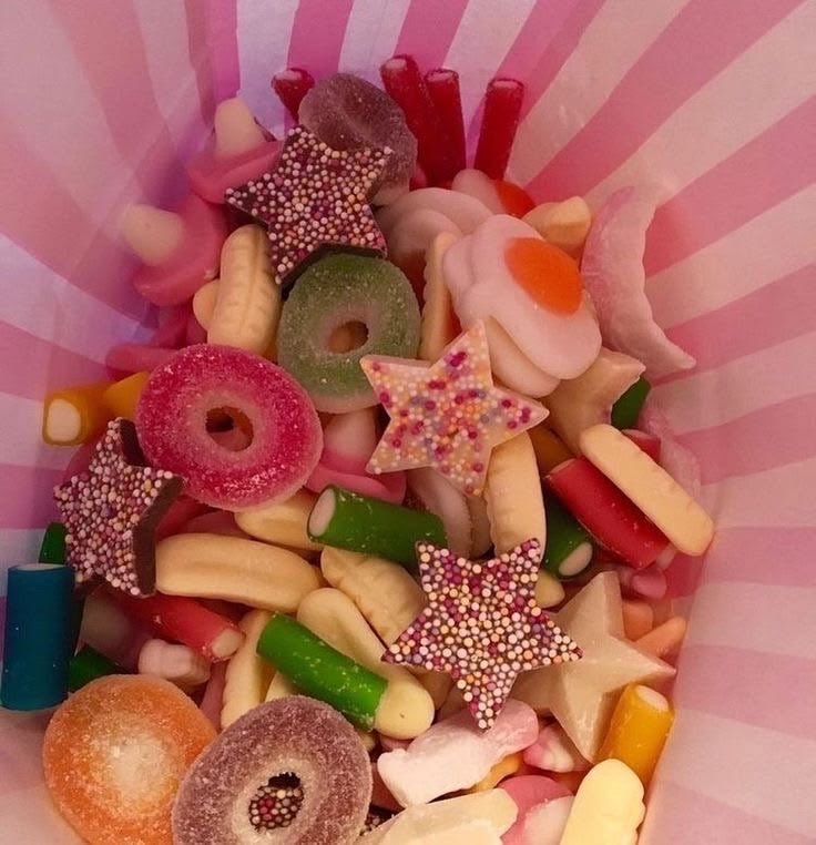 HijoDelCorazon's tweet photo. pinterest thing 
lps
flower
snack 
house https://t.co/sVc3oElvTY