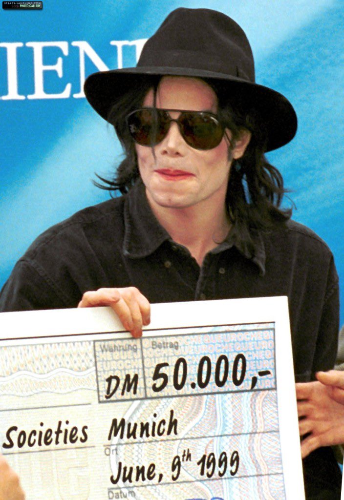 tIctothepyts's tweet photo. he was always somewhere being sexy &amp; donating money ❤️‍🩹 https://t.co/bDkSUwIE7g