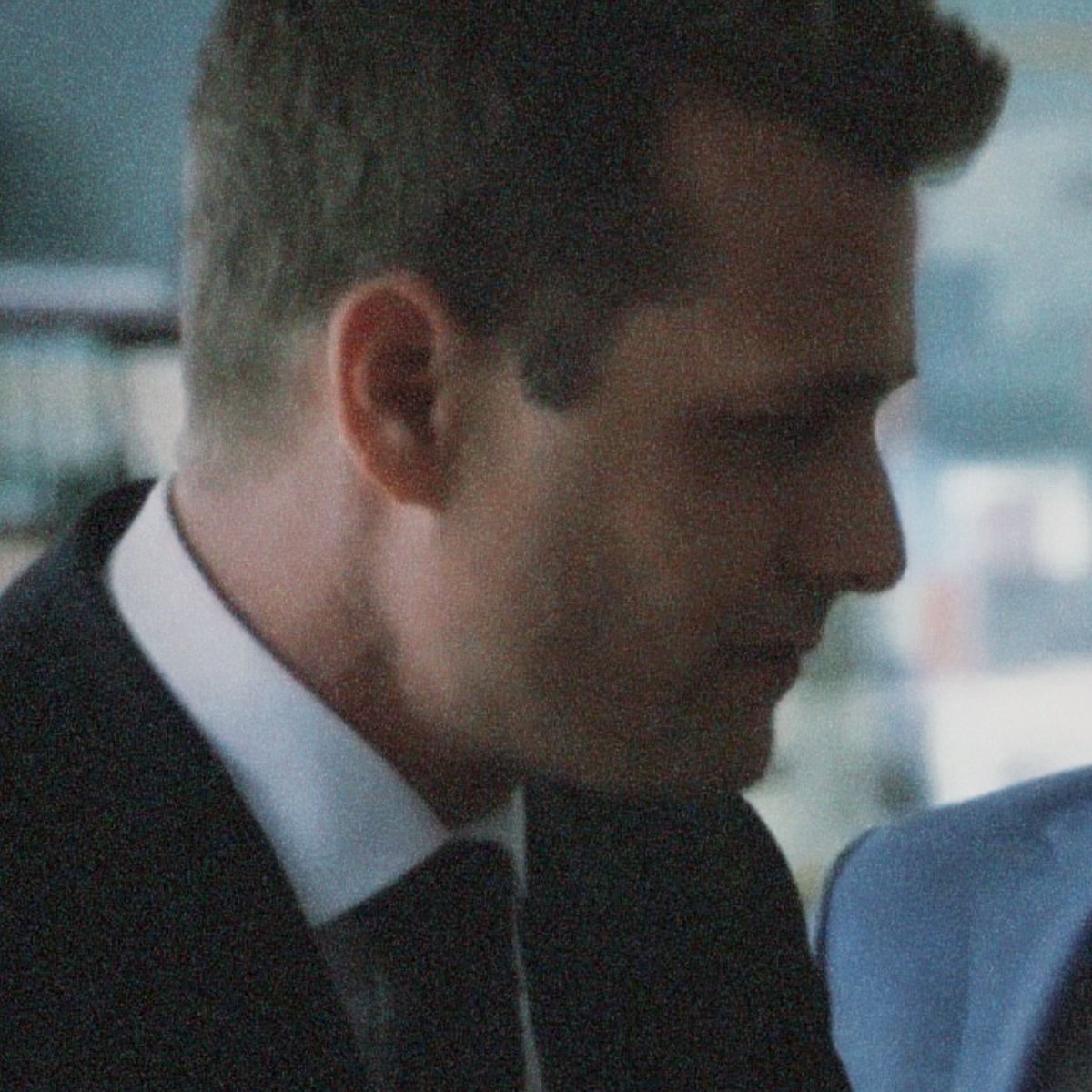 sceneohscene's tweet photo. 🍓 Call first

What if, after hearing Harvey tell Louis that you don’t beg a girl to go out with you unless she smells your desperation, Donna decided to put his theory to the test — tease him and see who would be desperate enough to call first?

https://t.co/1WJZyRh6tT https://t.co/9q9a0LSekd