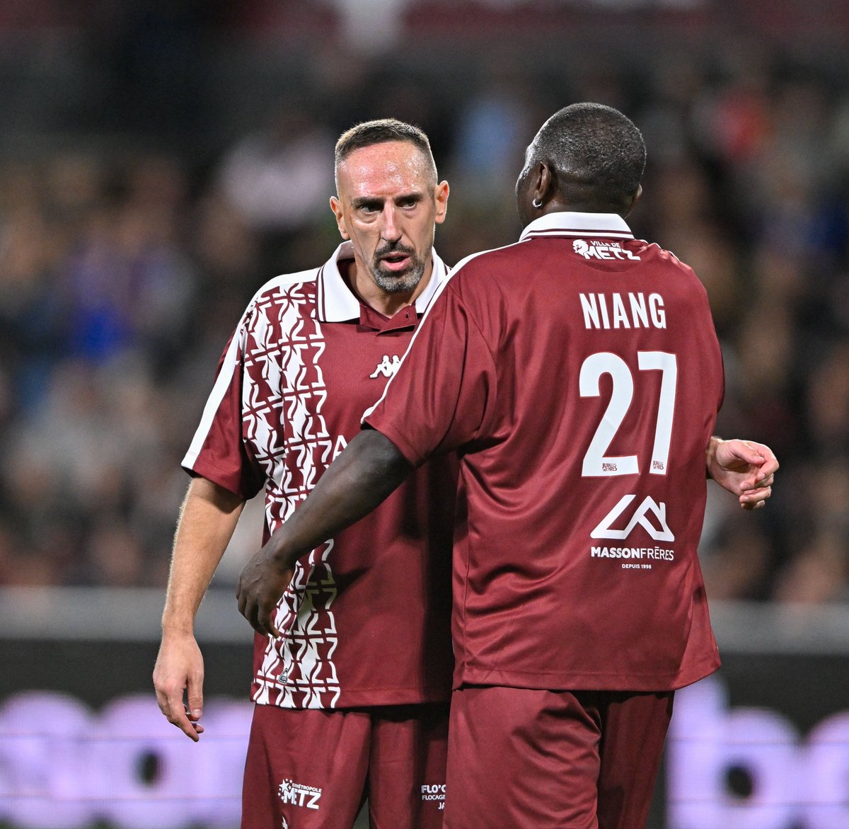 BeloMediaFoot's tweet photo. Mamadou Niang &amp; Franck Ribéry. 🥺🩵🤍 #TeamOM https://t.co/8NZXDNerP1