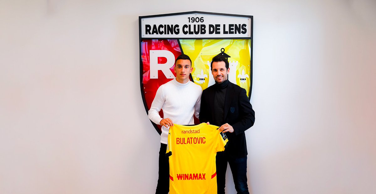 BVBdaMassa09's tweet photo. 📰SKYSPORTDE: Borussia Dortmund tem interesse na contratação do meia Andrija Bulatovic(19), no qual é avaliado pelo Lens por cerca de €25m e tem contrato com os franceses até junho de 2030.

🇲🇪O acham da possível contratação do montenegrino?(+)

📸RC Lens https://t.co/CTtRSM2x88