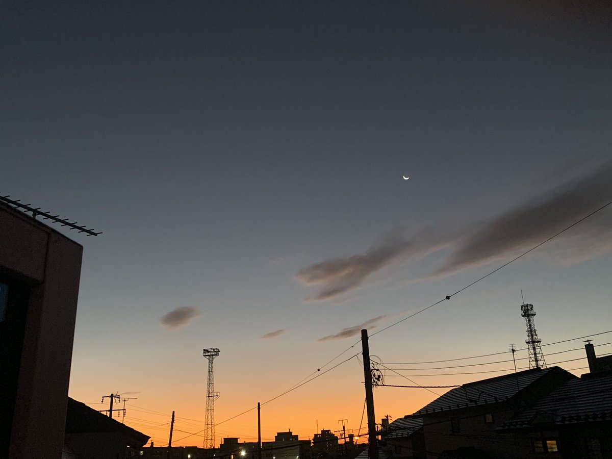 yukkotate's tweet photo. イマソラ

朝焼けと月 https://t.co/aIJfRNa2x1