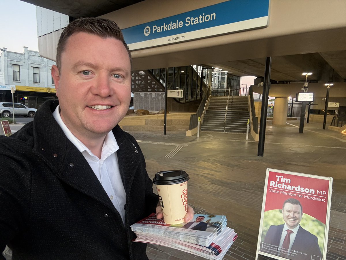 TimRichardsonMP's tweet photo. Always stunning in Parkdale for a chat with our community. 🥰

From the wonderful coffee at Station Stop to the magnificent elevated rail and new Parkdale Station. 🚉

Parkdale has it all! https://t.co/nnxwLswjTV