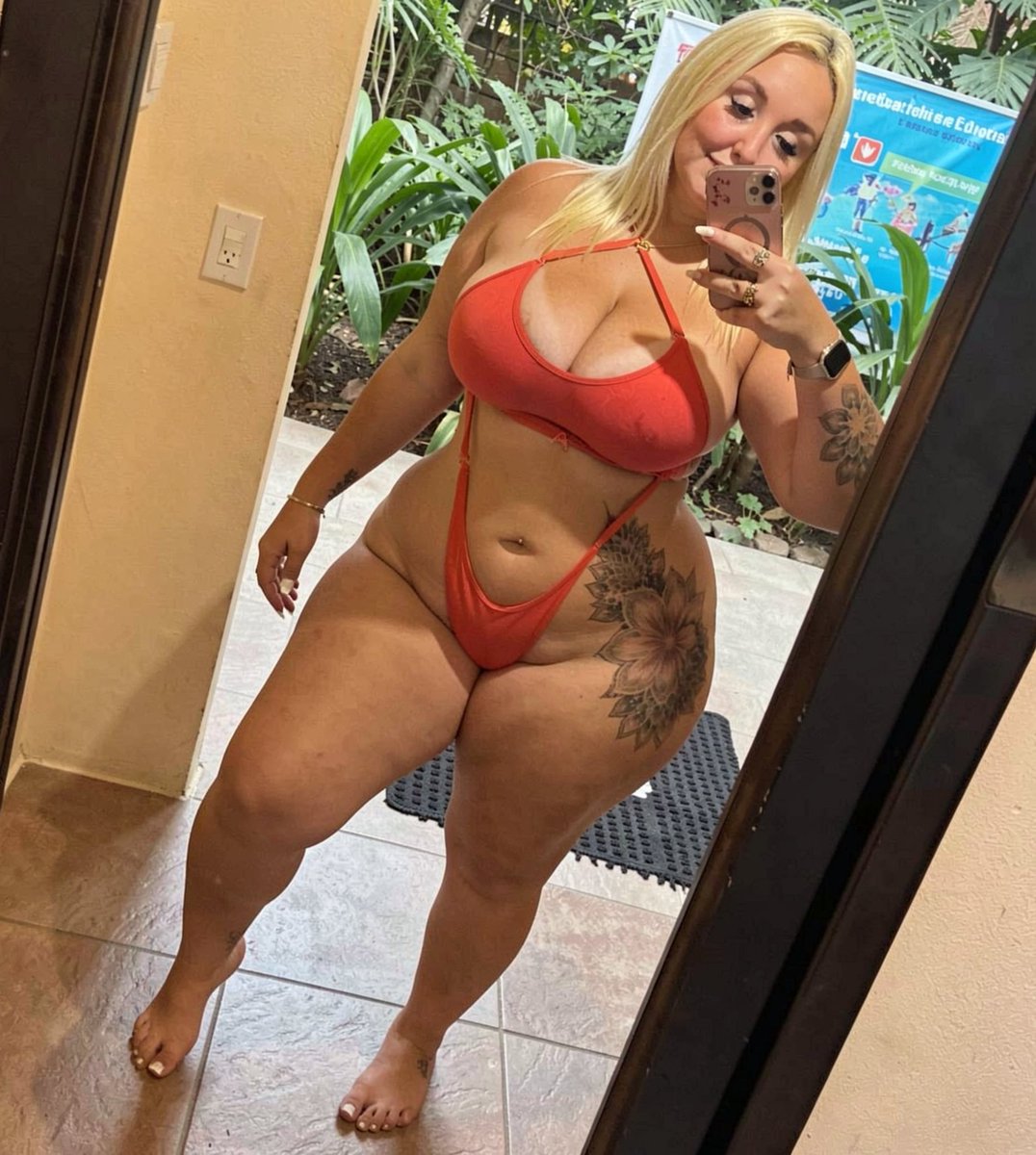oliviawhitej5's tweet photo. Should I make any adjustments or am perfect https://t.co/37DxrtpBFH