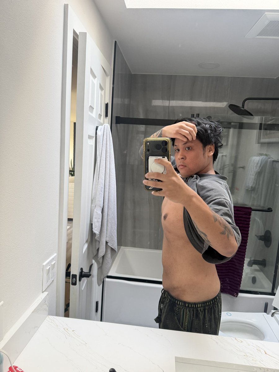 weedismean's tweet photo. Nipple https://t.co/jhsUQdrB39