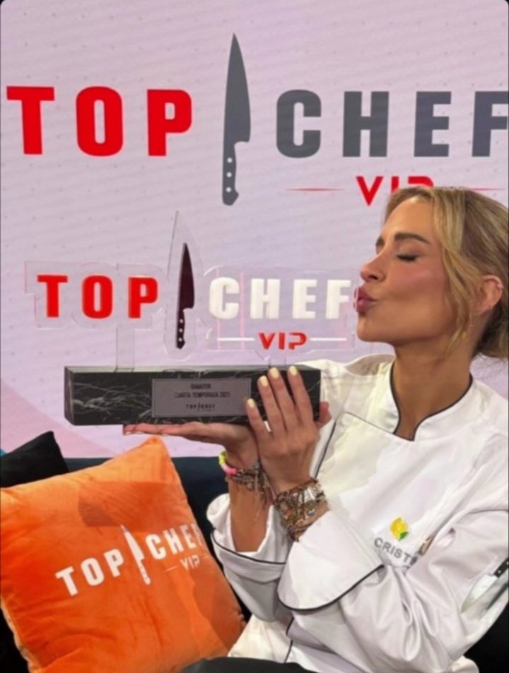 Rakel595nlc's tweet photo. #CrisPorta7O La mejor GANADORA para la temporada mas vista😍🍋 #Topchefvip4 #TeamPorta https://t.co/l27SJjSXZl