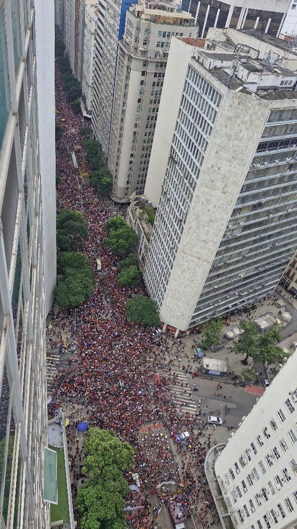 BoechatPDT's tweet photo. Outras imagens do ato de hoje no Rio de Janeiro! https://t.co/DZkhnAFeSk