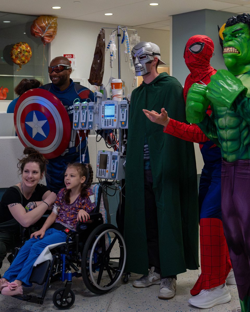 NERevolution's tweet photo. Ahead of Saturday's Marvel Night, Revolution players surprised @BostonChildrens patients in superhero costumes 🦸‍♂️🎗️

𝘈𝘯𝘥𝘳𝘦𝘸 𝘍𝘢𝘳𝘳𝘦𝘭𝘭: 𝘊𝘢𝘱𝘵𝘢𝘪𝘯 𝘈𝘮𝘦𝘳𝘪𝘤𝘢
𝘛𝘢𝘯𝘯𝘦𝘳 𝘉𝘦𝘢𝘴𝘰𝘯: 𝘋𝘳. 𝘋𝘰𝘰𝘮
𝘔𝘢𝘵𝘵 𝘛𝘶𝘳𝘯𝘦𝘳: 𝘛𝘩𝘰𝘳
𝘋𝘰𝘯𝘰𝘷𝘢𝘯 𝘗𝘢𝘳𝘪𝘴𝘪𝘢𝘯: 𝘚𝘱𝘪𝘥𝘦𝘳𝘮𝘢𝘯
𝘒𝘦𝘦𝘨𝘢𝘯 𝘏𝘶𝘨𝘩𝘦𝘴: 𝘞𝘰𝘭𝘷𝘦𝘳𝘪𝘯𝘦
𝘔𝘢𝘵𝘵 𝘗𝘰𝘭𝘴𝘵𝘦𝘳: 𝘏𝘶𝘭𝘬