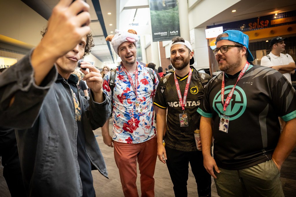 DignitasLoL's tweet photo. We had an amazing time at #LCS Fan Fest last weekend! Thanks to everyone who stopped by, show us your Digi Clip pulls 🥰👀

📸 LCS Flickr https://t.co/DfTfLsfTYO