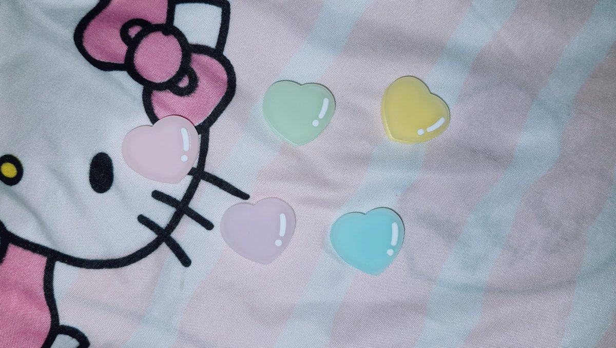 Miichel701's tweet photo. #pin #pins #collectibles #collector #collection #kidcore #kidwave #brooch #toycore #toywave #accessories #metalpins #enamel #enamelpins #enamelpin #resin #softenamelpins #lapelpins #kawaii #aesthetic #saturn #style #fashion #pinset #kawaii #kuromi #sanrio #sanriocharacters #heart https://t.co/sP4dPDy0UB