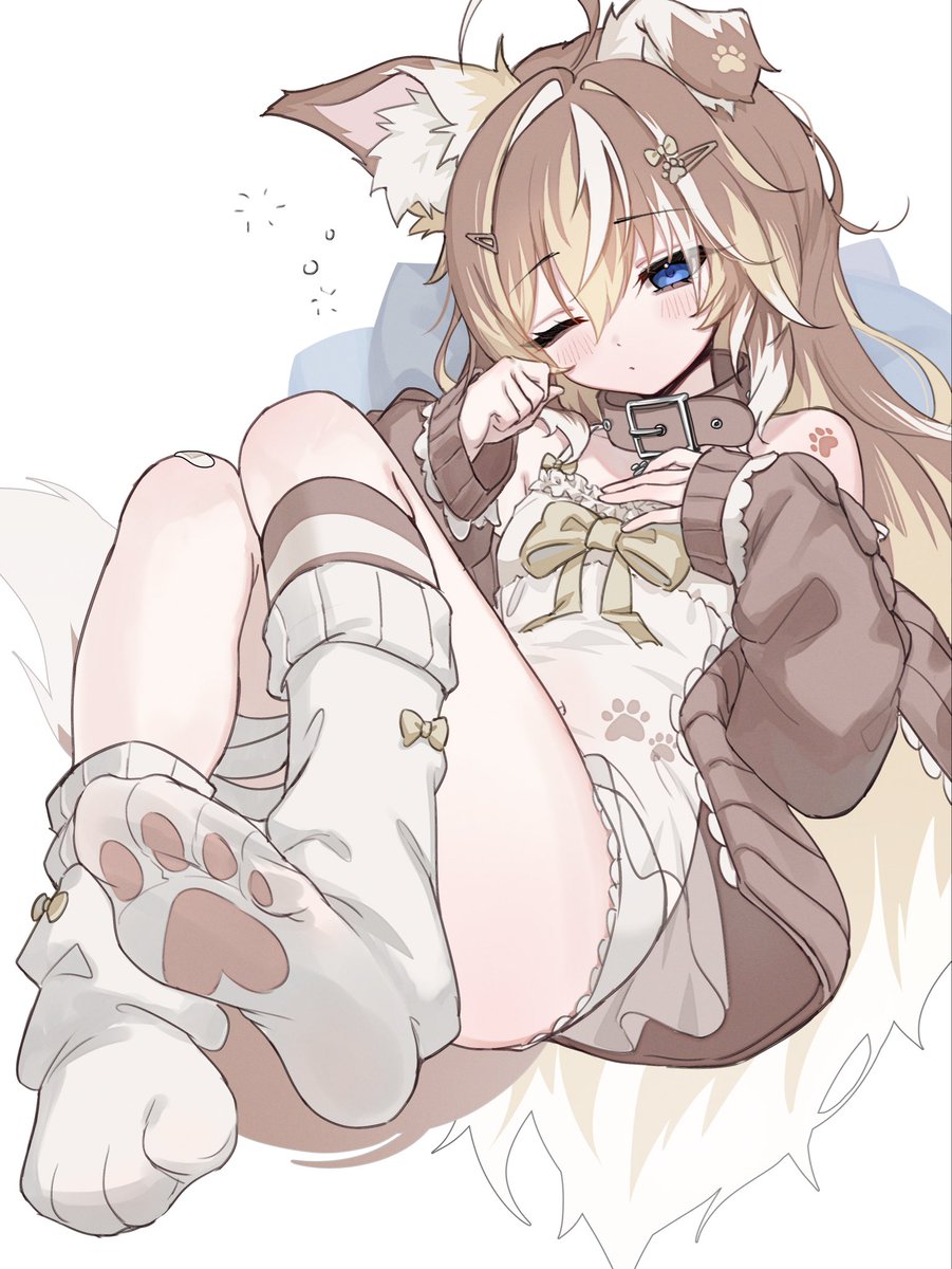 Smollxo's tweet photo. Eepy Pup https://t.co/gJo6wpScTT