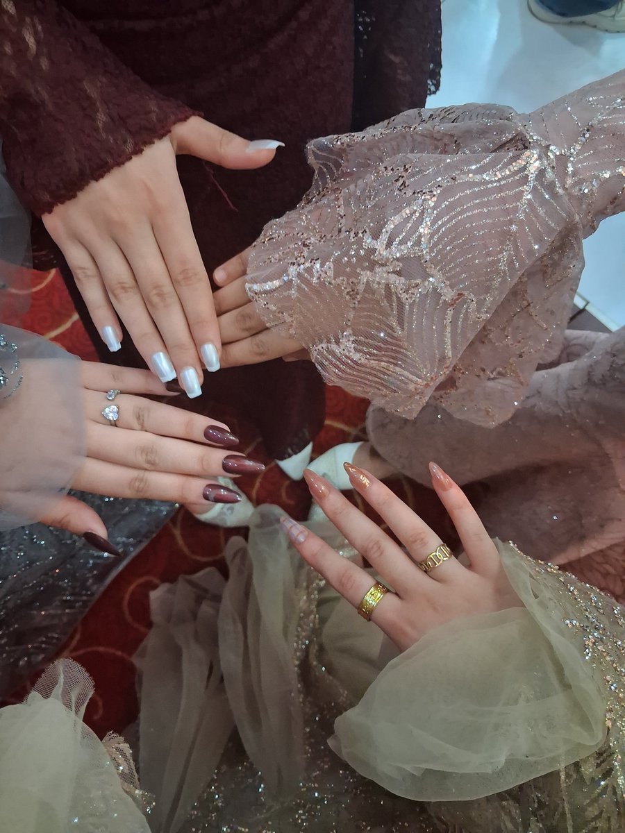 Row33_'s tweet photo. شكلي كده كنت overdressed https://t.co/wFz4FgHjXn
