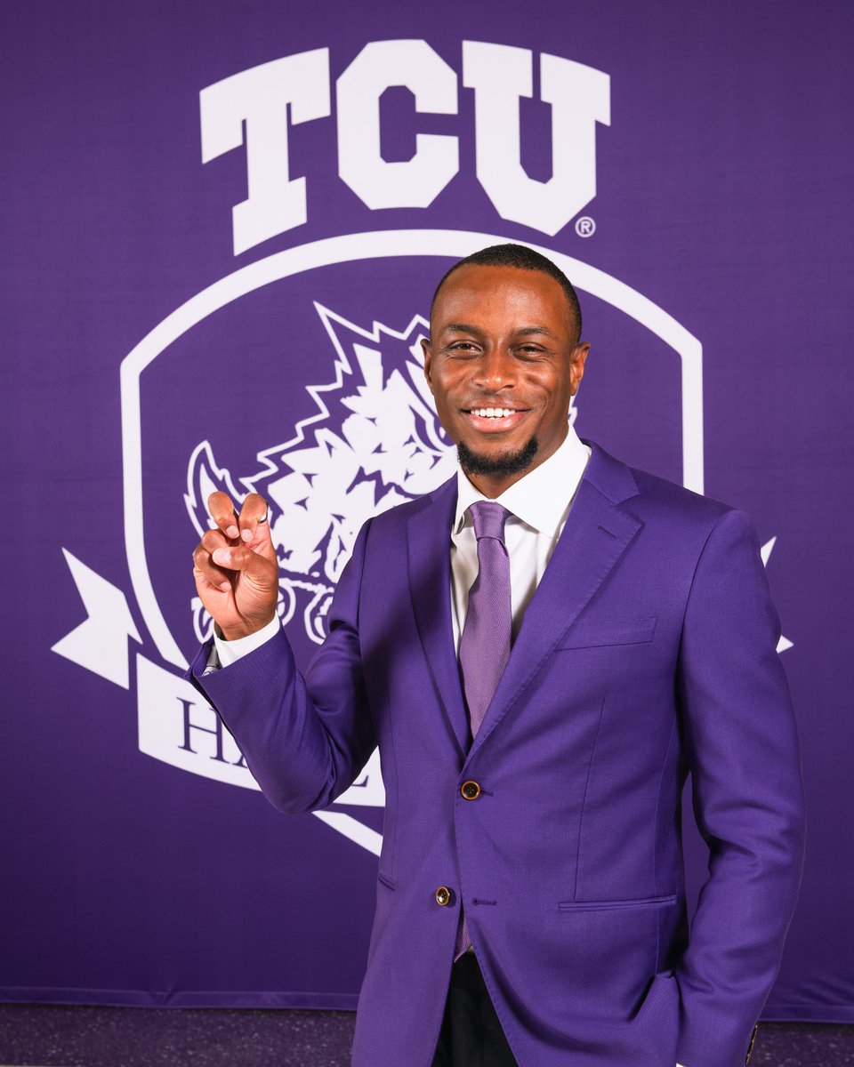 TCUTrackField's tweet photo. What a weekend for the newest member of the TCU Athletics Hall of Fame! Congratulations, Ronnie Baker 👏🐸

#GoFrogs https://t.co/nxw1bB92lJ