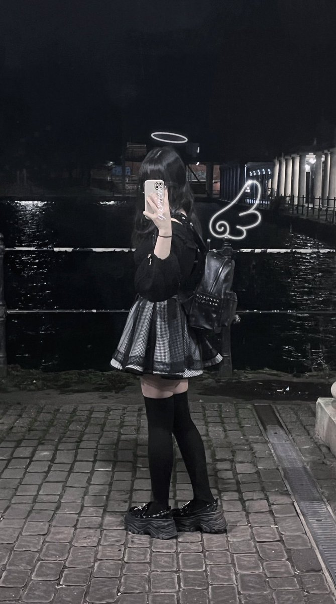 jiraikei's tweet photo. im 21 and ill wear whatever i like thx https://t.co/E5BJllPwuT