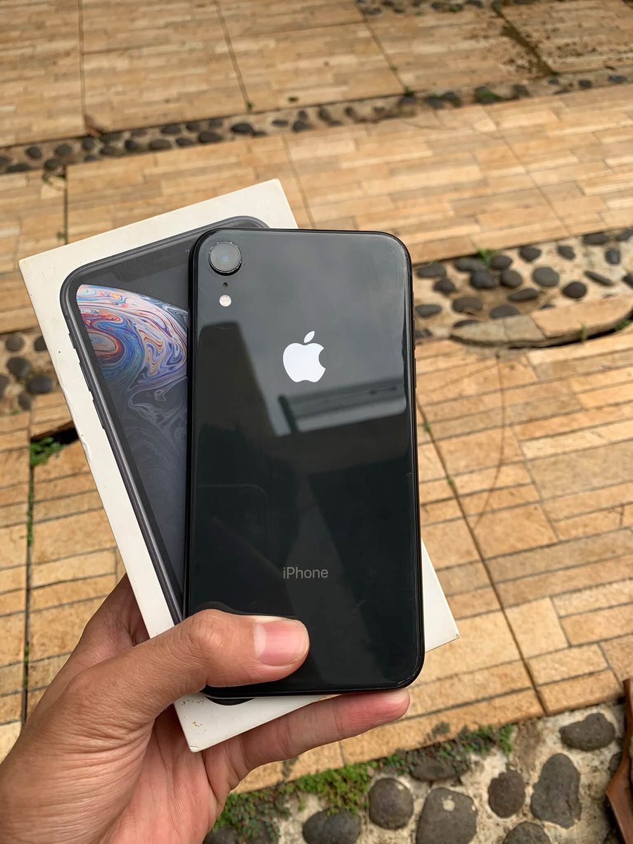 chocoavocal's tweet photo. wts iphone xr 128gb ex ibox 
jual krena udah ga ku pake ambil aja brp negoin aja . normal semua blm prnh ada kendala. minus bh aja udah 85% tp msh nrml ga drop.
jual 2.200.000 aja ambil lgsung .
di utamain cod lgsung ya cek d tmpt. dm
tag wts wtb iphone xr ibox #zonauangㅤ https://t.co/FBUjac3BKO