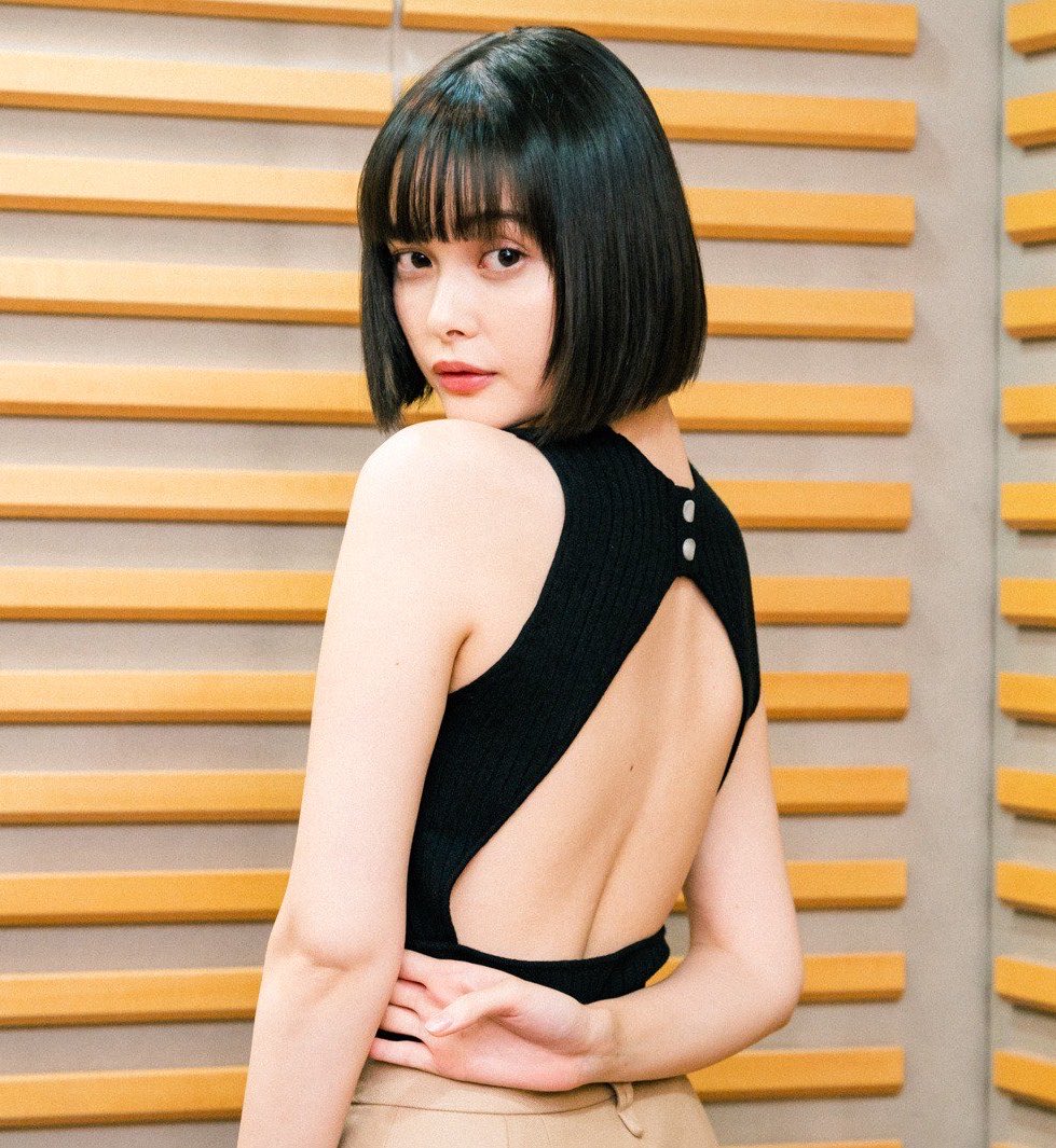 lhills2005's tweet photo. 一つ間違いないことは
玉城ティナは超絶美女
だということだ💢 https://t.co/2Lc49ryq9J