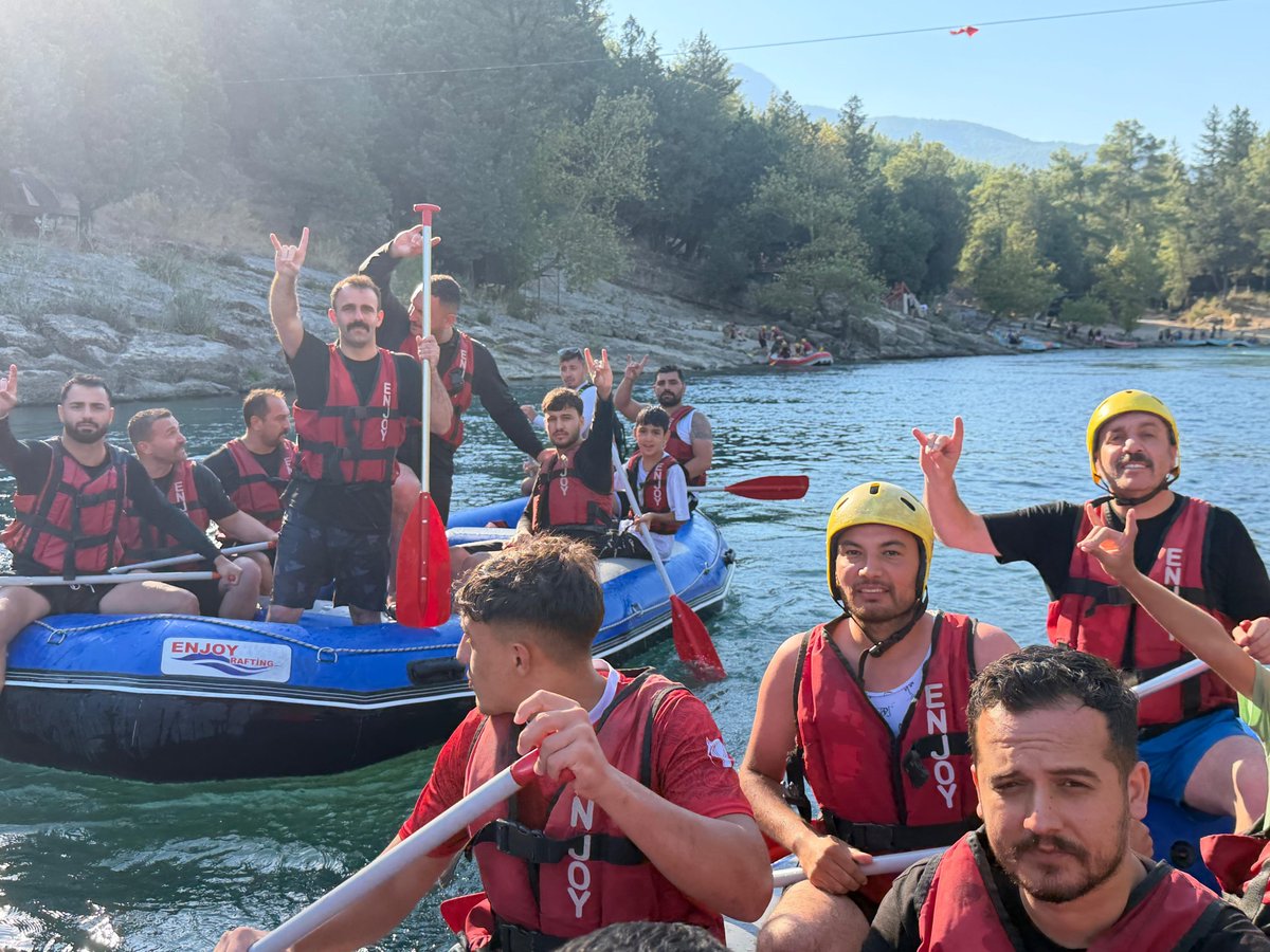 BAYRAMEROLTR's tweet photo. Bağımlılıkla mücadele eden, sağlıklı ve güçlü nesillerin yetişmesine katkı sunacak bu anlamlı iş birliğiyle; toplumumuz ve gençlerimiz için bugüne kadar yürüttüğümüz başarılı çalışmalara yeni ve güçlü bir adım daha ekliyoruz.
Geleceğimizin teminatı olan Türk gençliğinin her türlü bağımlılıktan uzak, sağlıklı, bilinçli ve güçlü bireyler olarak yetişmesi için el ele, omuz omuza mücadelemizi sürdüreceğiz.