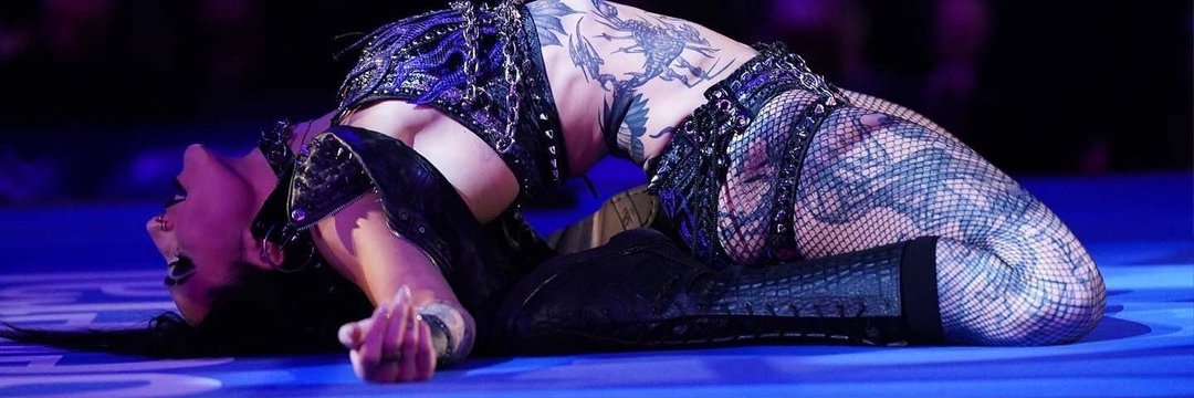 rhea_bloodv1's tweet photo. 😈 https://t.co/6coqAihd3I