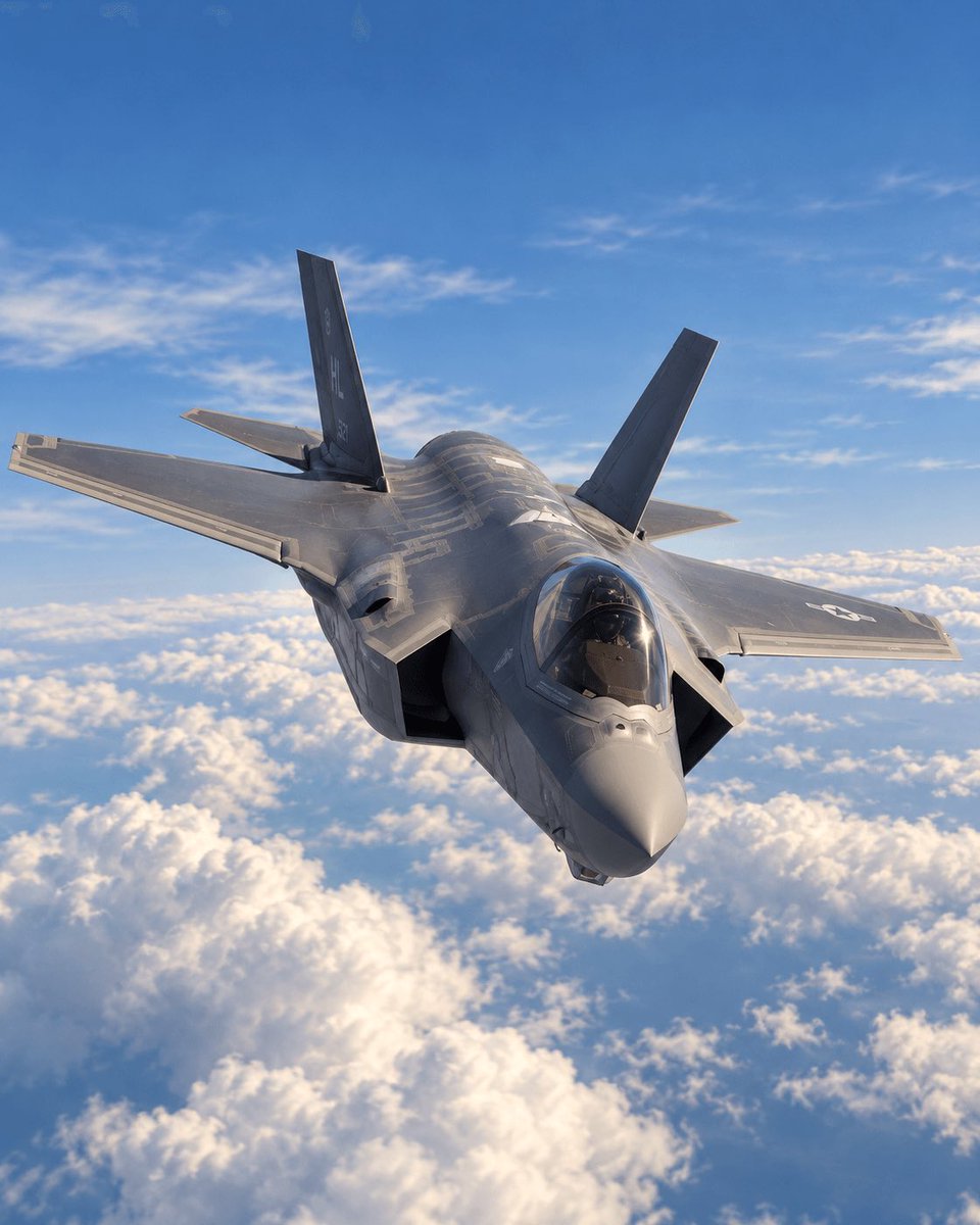 remarks's tweet photo. JUST IN: 🇨🇳🇺🇸 China obtained US F-35 fighter jet parts after UPS worker missed a security email not to route the package through Hong Kong. https://t.co/Pljtc8C6xH