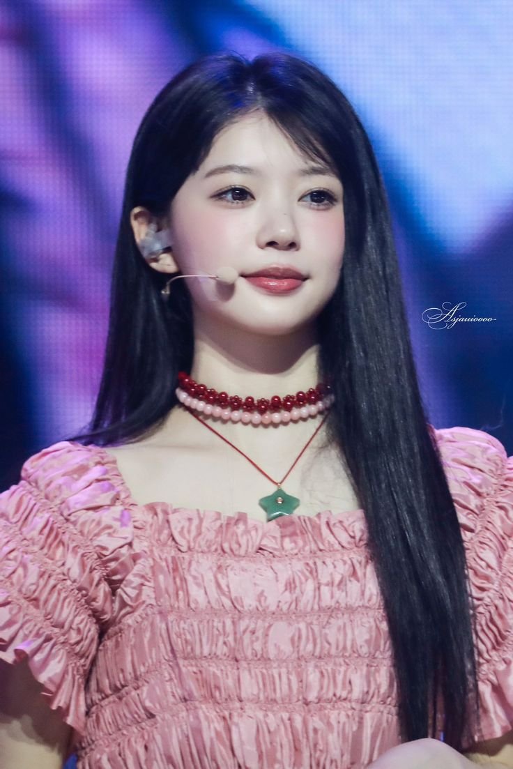 rez_channie's tweet photo. happy birthday to our dearest moka. i'll love you forever, i promise. so please continue to shine brightly on stage, and recover well. glitt love you<3 

#근데모카생일축하해주기로했짜나 #DearMOKAWithLove 
#モカちゃんの幸せがGLLITの幸せ https://t.co/0lkVEWsAwQ