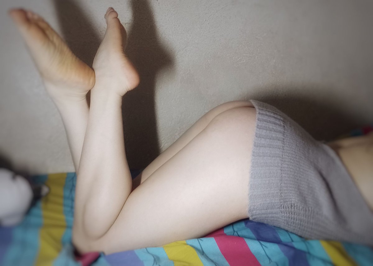 CornudosHot_'s tweet photo. APORTE DE @Arialitazzz🦌

"Soy una perra exibicionista que le gusta salir a la calle con ropa cortita y sin pantis ni sosten, o uso lencería de puta y correas. Me encanta que los tipos en la calle se me queden babeando cuando paso... Y a mi novio también."🐂 https://t.co/8f0742JUvm