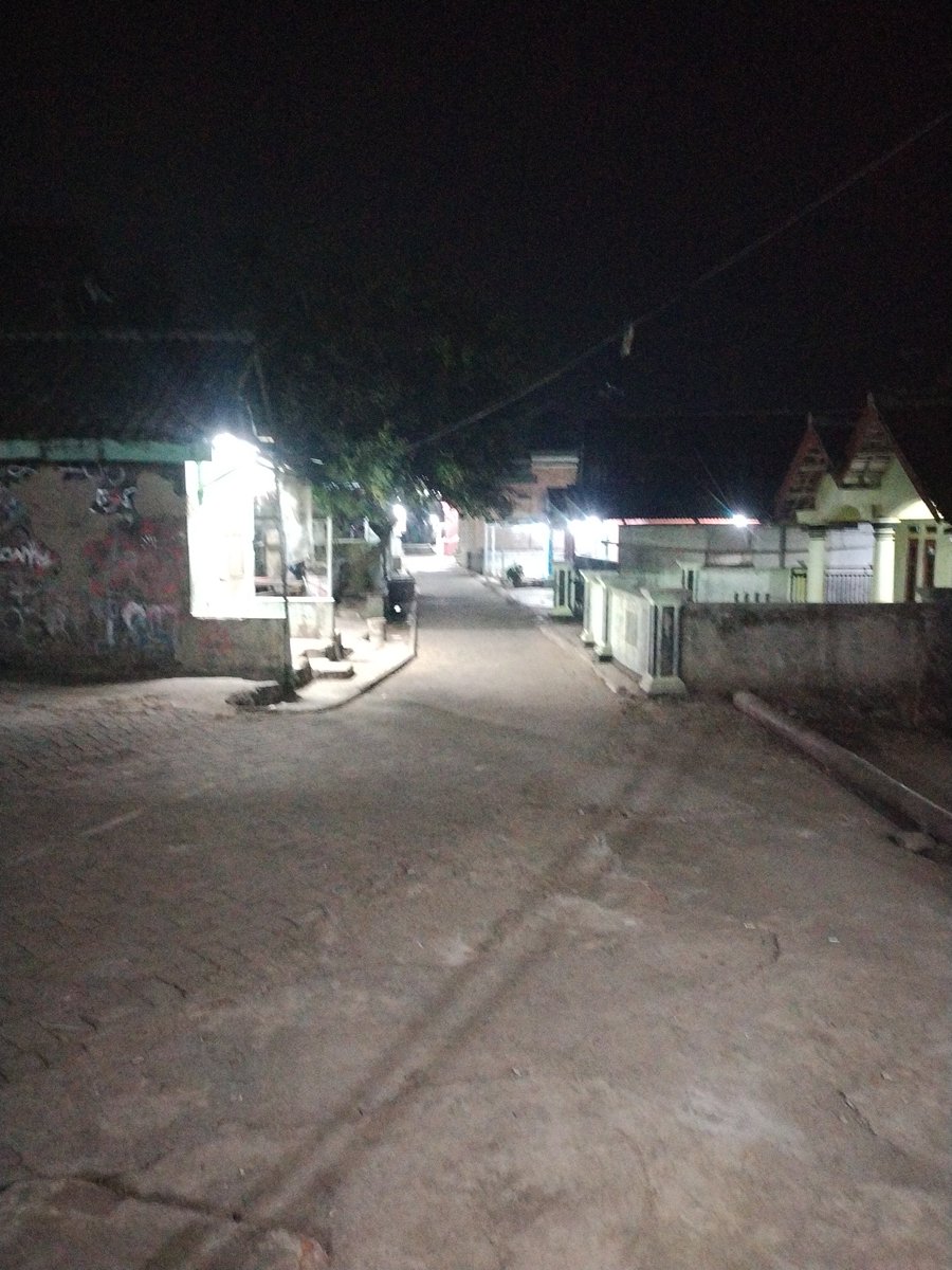 Zellynnea's tweet photo. Menghirup Udara Disepertiga Malam Memang Sangat Segar.
Karena Udaranya Belum Tercampur Dengan Polusi Polusi Yang Berhamburan Yang Membuat Udara Sendiri Itu Tidak Segar Lagi Ketika Dihirup Oleh Kedua Lobang Hidung Kita. 🌬️ https://t.co/nCCPbtyiyj