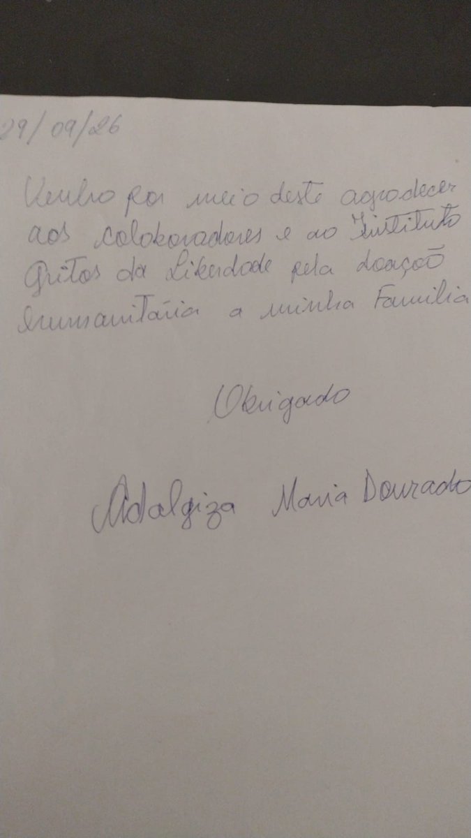 gritosliberdade's tweet photo. O Instituto Gritos de Liberdade segue trabalhando incansavelmente na defesa dos presos políticos do 8 de janeiro. Atualmente, mais de 400 pessoas recebem assistência jurídica, sem qualquer cobrança.

Além da defesa técnica, o Instituto busca prestar ajuda humanitária às famílias mais necessitadas. São brasileiros que tiveram suas vidas destruídas e continuam sofrendo as consequências de um sistema que os sufoca.

No último mês, foi possível ajudar apenas 16 famílias, um número muito abaixo do necessário diante de tantas pessoas que precisam de amparo.

Por isso, pedimos o apoio dos brasileiros que entendem que essa perseguição precisa chegar ao fim e que essas famílias merecem condições dignas de sobrevivência.

Ajude o Instituto Gritos de Liberdade. Enquanto os presos permanecem privados de liberdade, suas famílias enfrentam dificuldades para garantir o básico dentro de casa. Qualquer contribuição, por menor que pareça, pode fazer a diferença para quem tem tão pouco. Não deixe que essas famílias se sintam esquecidas. Doe o que puder.

PIX: presos8dejaneiro@gmail.com

Abaixo, compartilhamos algumas cartas de agradecimento enviadas pelas famílias atendidas. Ao longo da semana, publicaremos as demais.

@TanieliP @AnaSibut