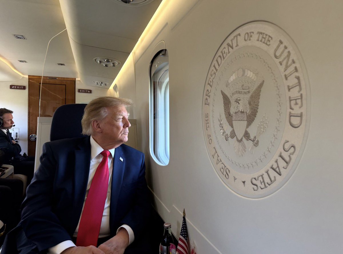 tedcruz's tweet photo. Off to Texas with President Trump. 

Let’s send Ken Paxton to the United States Senate! https://t.co/I0x6LQ84c5