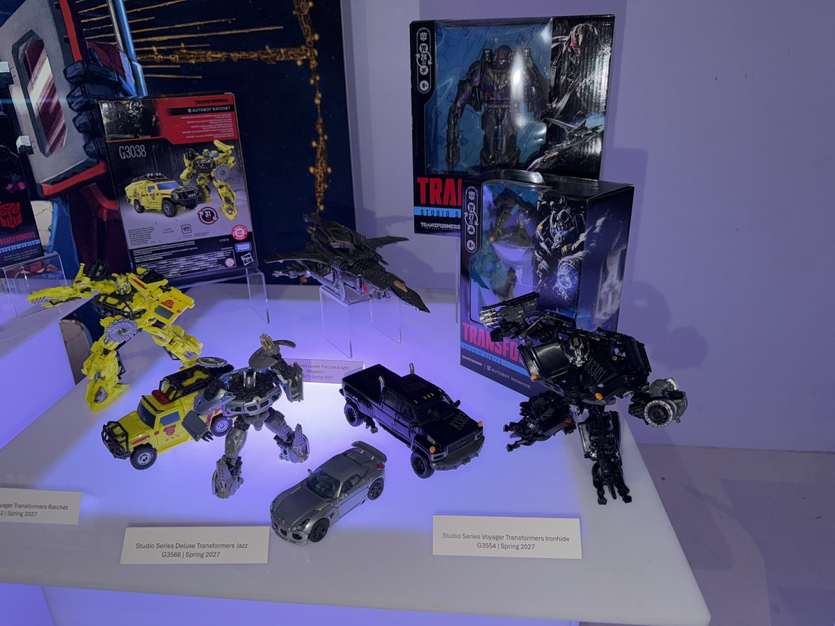 diecast2's tweet photo. Movie stuff #Transformers https://t.co/fXmDtkQNkT
