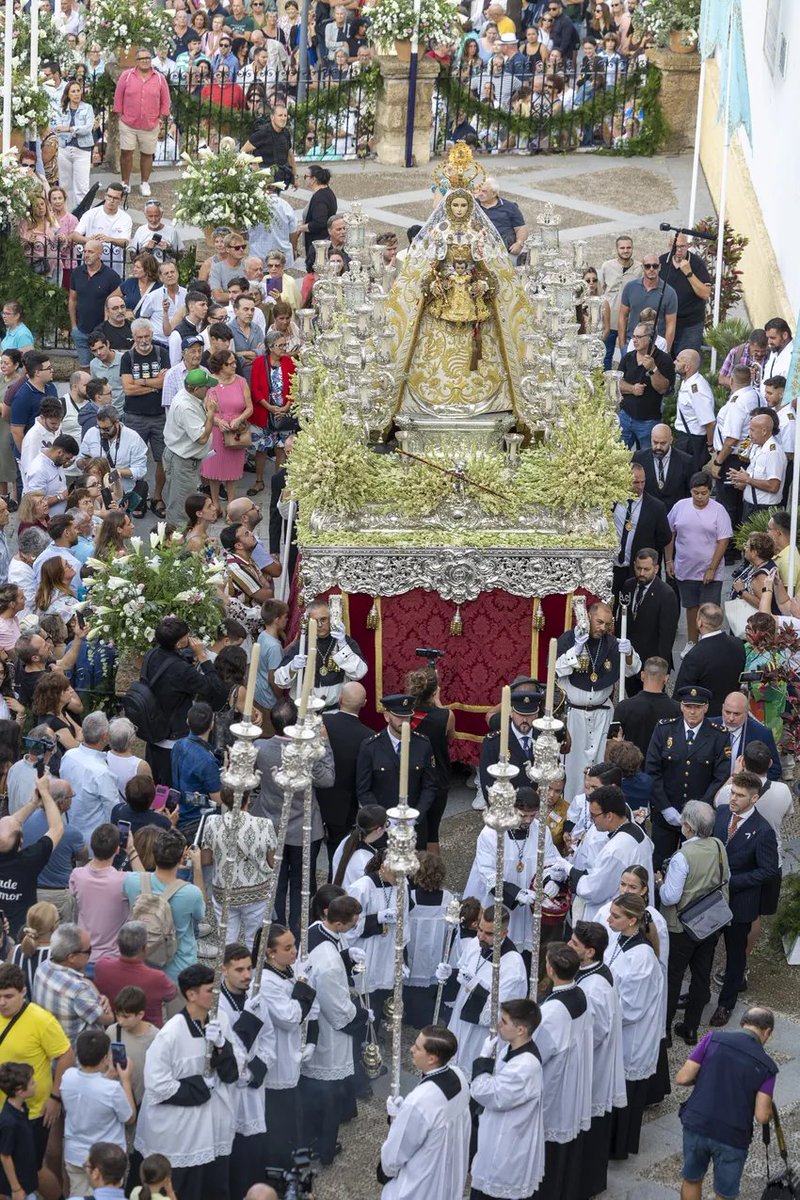 Ordoatlante's tweet photo. 7 de Octubre, festividad de la Virgen del Rosario, patrona de la ciudad Cádiz.  + 👇🏻👇🏻 https://t.co/ntFVcCKYMy