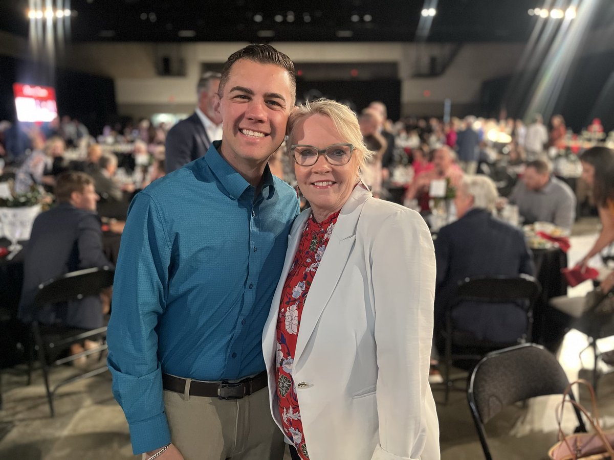 AmericanAirSys's tweet photo. Last night, Terri and Lee attended the @BMTChamber Annual Meeting! It’s always energizing to gather alongside regional business leaders and community partners dedicated to driving economic growth, innovation, and opportunity across Southeast Texas.

#AmericanAirSystems #GBCOC https://t.co/0nRle7P115