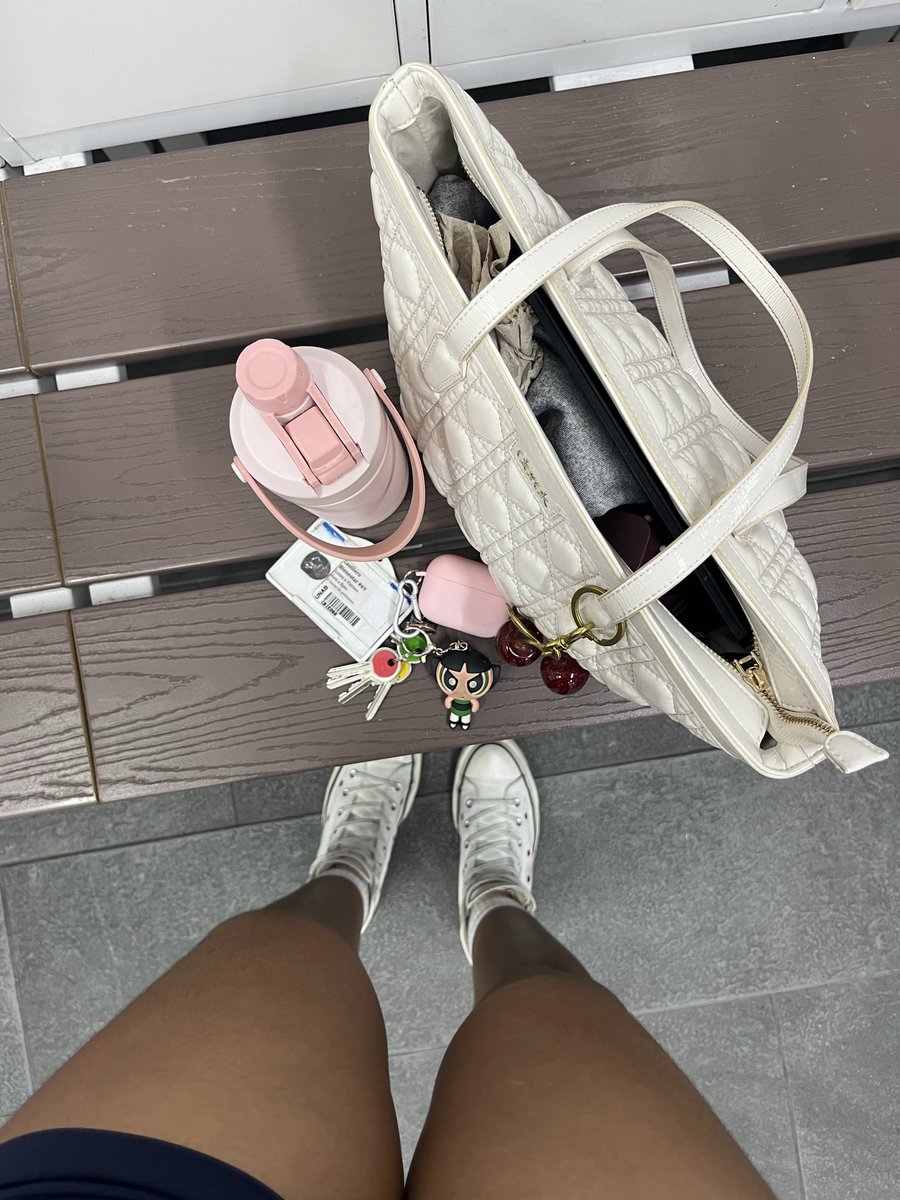 nl_005's tweet photo. No hay mejor terapia q ir al gym 😍 https://t.co/Rm0HapN9Ro
