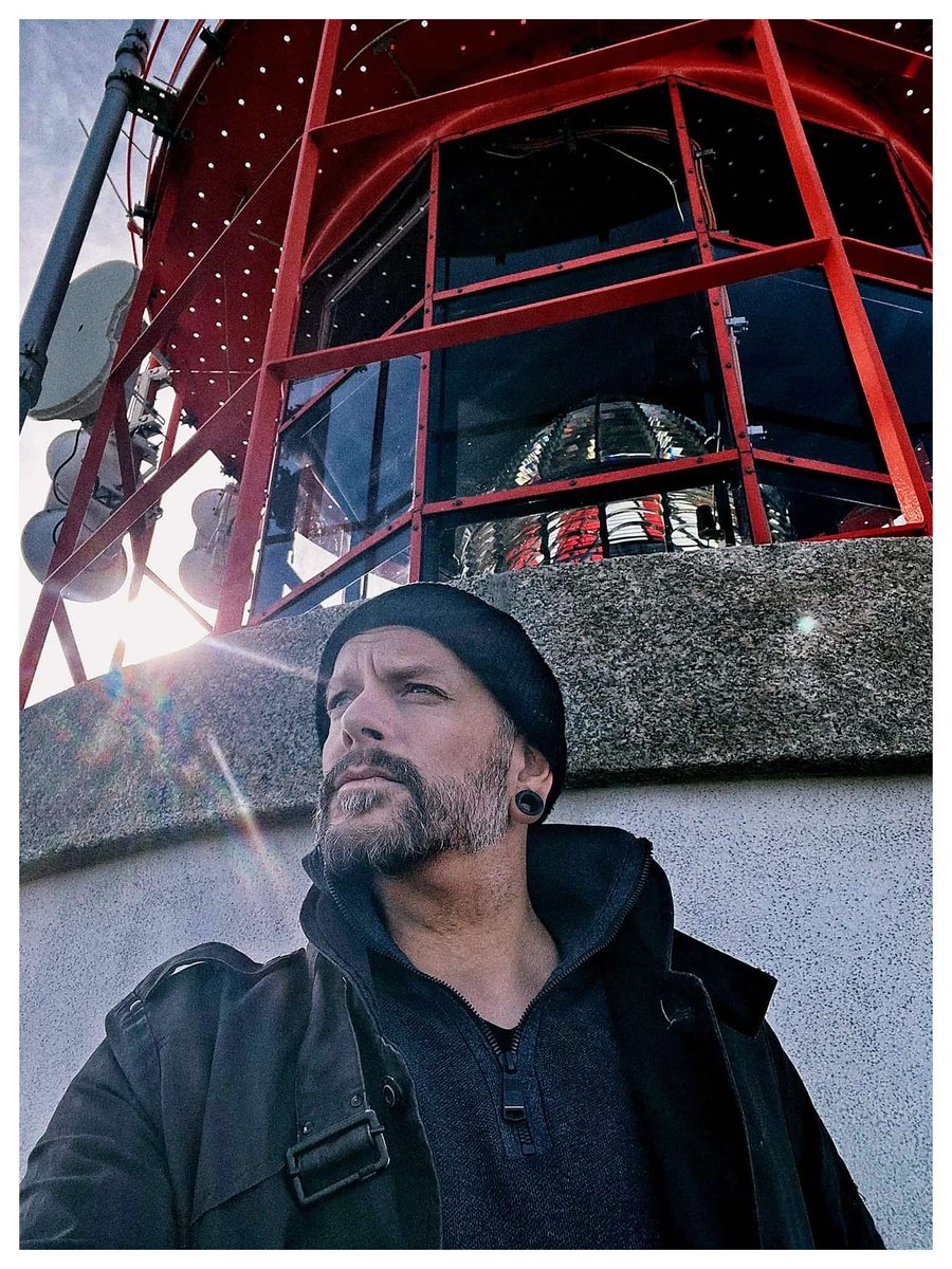thatoldheart's tweet photo. Down by the harbour,
the last light burns in a window.
Someone is drinking alone.

The sea says nothing.

It never does.

And still, every night,
the lighthouse keeps watch
over all the things
we couldn’t save.

- K.

#poetry #prose https://t.co/ZtbPLgzhKD