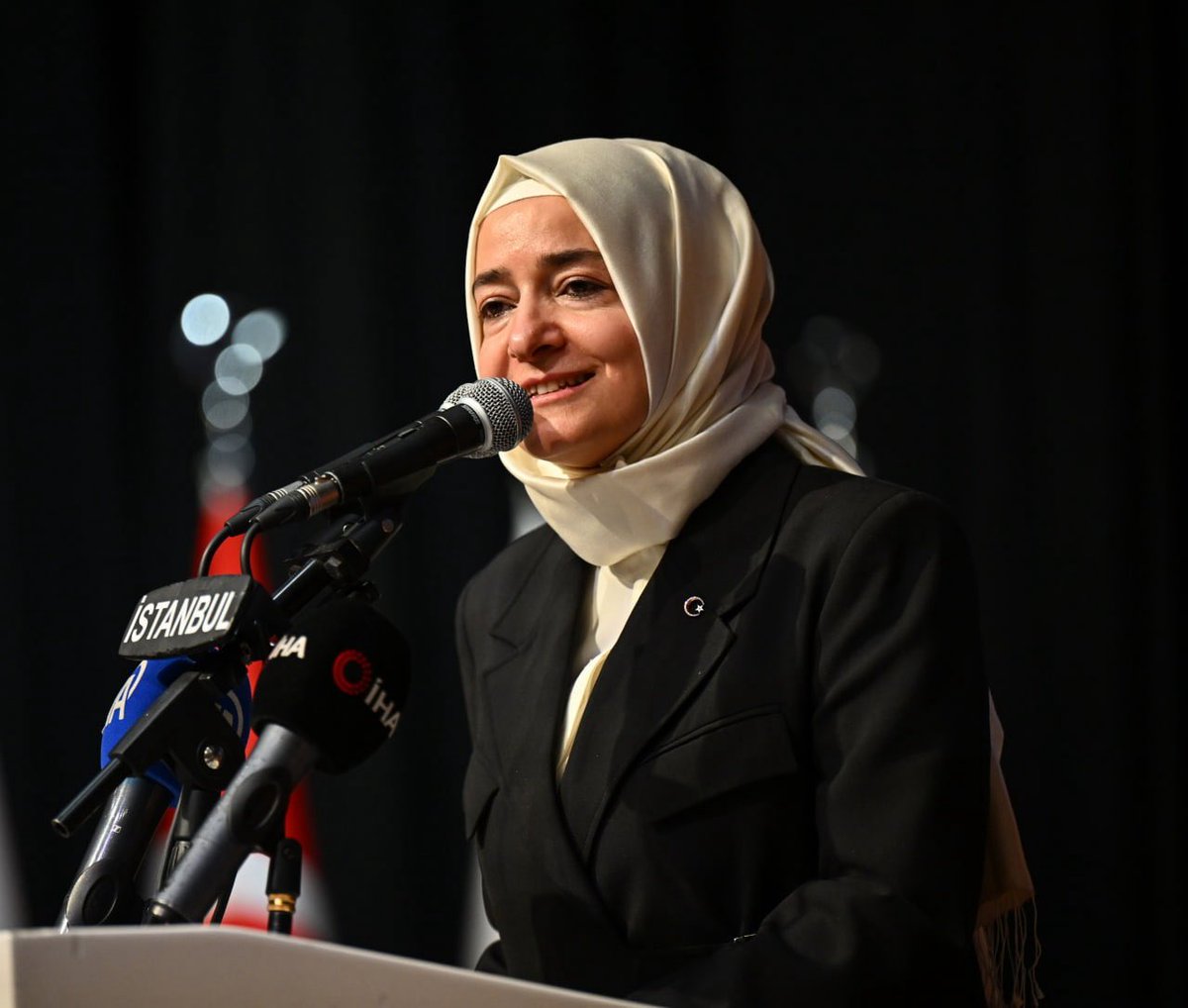 AdanaTubee's tweet photo. #SONDAKİKA: AK Parti, Fatma Betül Sayan Kaya’nın partiden ihraç edildiğini açıkladı.

— AK Parti Genel Sekreteri Eyyüp Kadir İnan:

“Fatma Betül Sayan partimizin üyesi değildir. Geri kalan konu hukuki bir konudur. Ona da yargı karar verir.” https://t.co/xwqQiBhXJ2