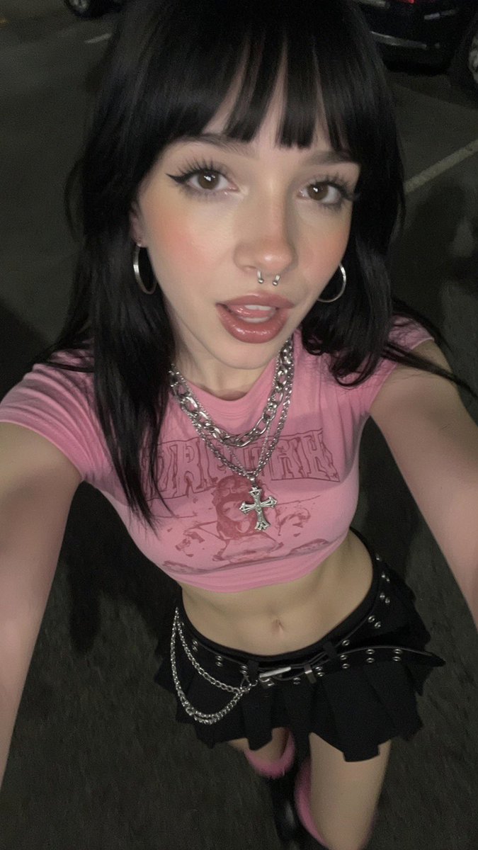 cash4luci's tweet photo. hii ur gona rot in mommy’s dms till u learn how to get my attention the right way :33 https://t.co/4TLhgTWhDm