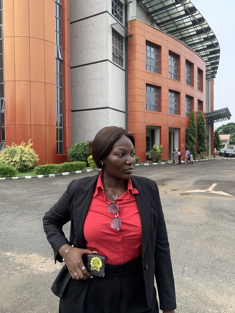 itsmitchelloj's tweet photo. FYB Costume day and i’m Detective Amy Santiagoooo👮🏾🚨

had an absolute blast diy-ing my badge🤭 https://t.co/1kkX28O0ay