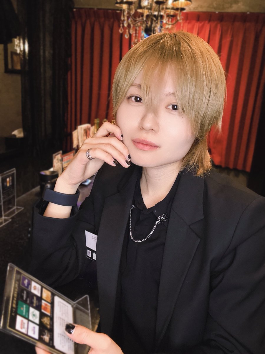 hibiki_devi_oki's tweet photo. 次何飲みたい？ https://t.co/nbpJGnV2Fr