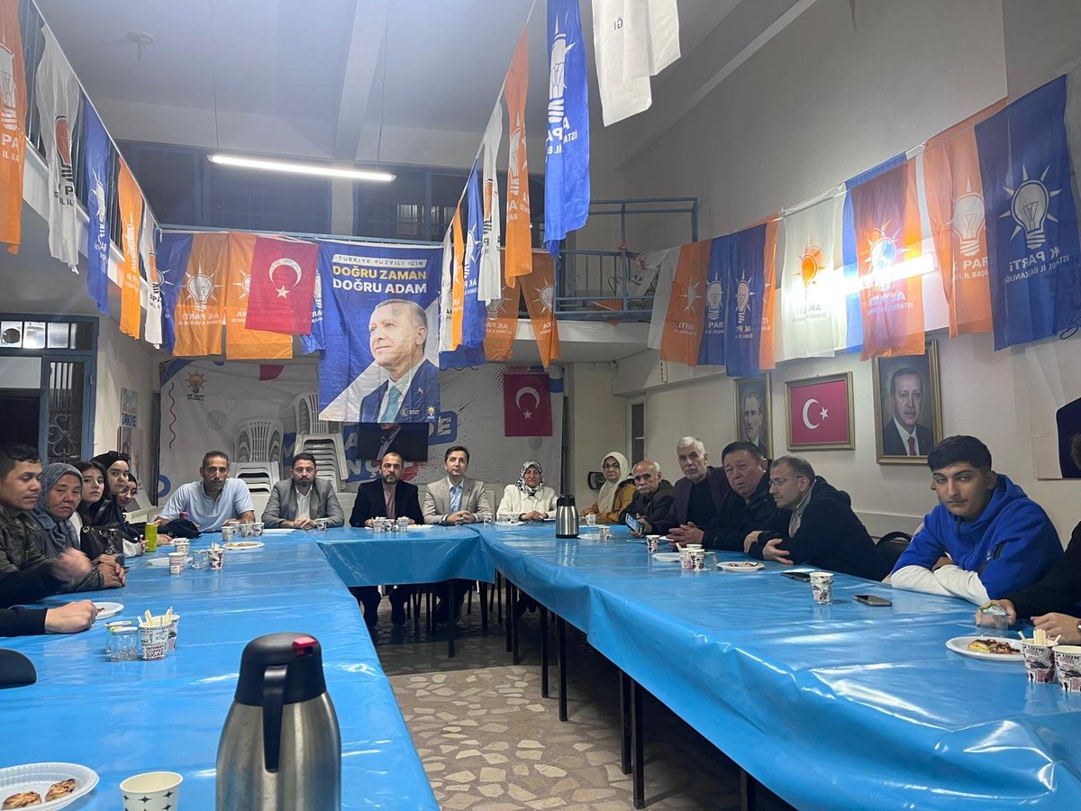 Nurark_34's tweet photo. AK parti Nuripaşa Mahalle  yönetimi olarak mahale toplantımızı yaptık mahalle başkanı @SelamiKaraomer Meclis üyesi Hakan Güler'e katılımlarından dolayı teşekkür ederiz Tüm mahalle yönetimi arkadaşlarımıza da katılımlardan dolayı teşekkür ederiz. https://t.co/HMCYbP83Yw