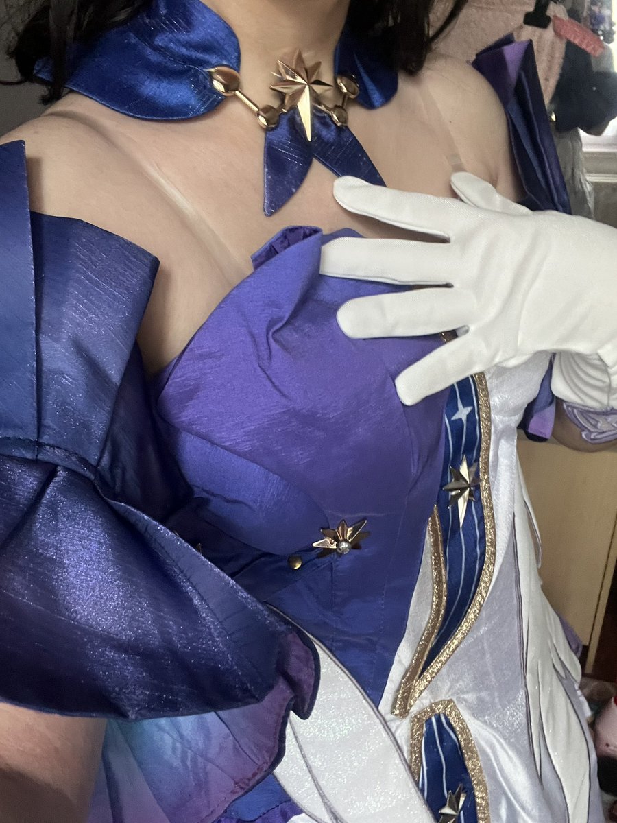 vamp__rouge's tweet photo. i still need to iron it but i understand the girlies that say cosplaying robin makes them feel pretty... https://t.co/jckUqaPsWi