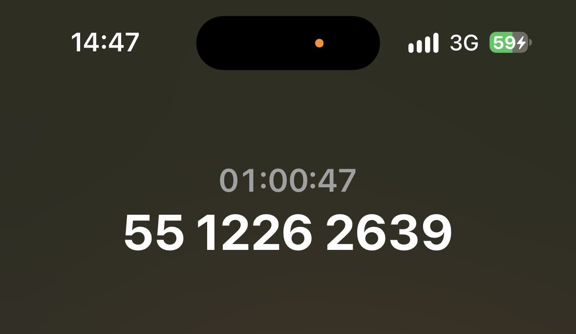 dina__clau's tweet photo. Hola @banamex @BanamexContacto 
¿Me pueden explicar porque no puedo realizar operaciones porque los cajeros me marcan que mi tarjeta está vencida cuando NO ESTÁ VENCIDA? 

Llevo una hora esperando que alguien me atienda vía telefónica y no recibo respuesta. https://t.co/LxLmH1JCnA