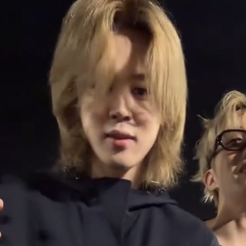 estrojimin's tweet photo. his hair im in tears..... they poofed him https://t.co/eKmp4ClMXE