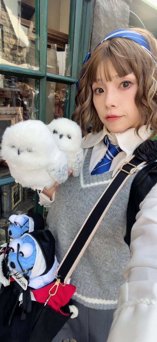 PonChan_ATTACK's tweet photo. 昨日はUSJに行ってましたの✨✨✨

とっても楽しかったんですの❤️
ハトとスズメとスンスン2体でwww🤣
ほんと大荷物すぎなんだけどwww

疲れ半端ないけど🙄🙄🙄
とーっても楽しかったから問題なし‼️

新しい杖もゲット❤️
これで3本になったから
姪っ子達に貸してあげられる〜✨✨✨ https://t.co/99hzNg4zC1