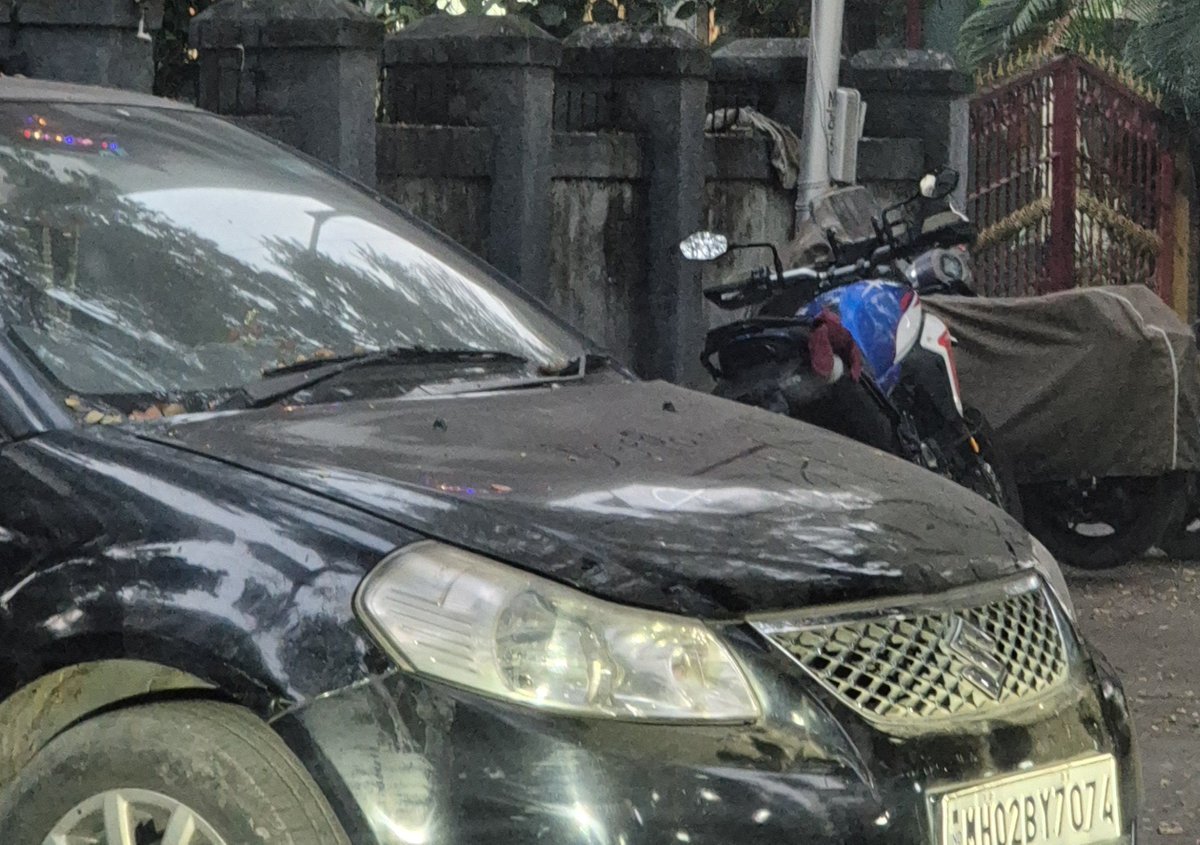 Beinghuman7715's tweet photo. @MTPHereToHelp @CPMumbaiPolice @AddCPCentralMum @MumbaiPolice unknown abandoned vehicle not belonging to local residents of societies parked opp bldg14 Sainik Sadan Rd Adarsh Nagar Century Bazar Prabhadevi. Car is not any society resident vehicle. Pls move it out. https://t.co/vshicD65DP