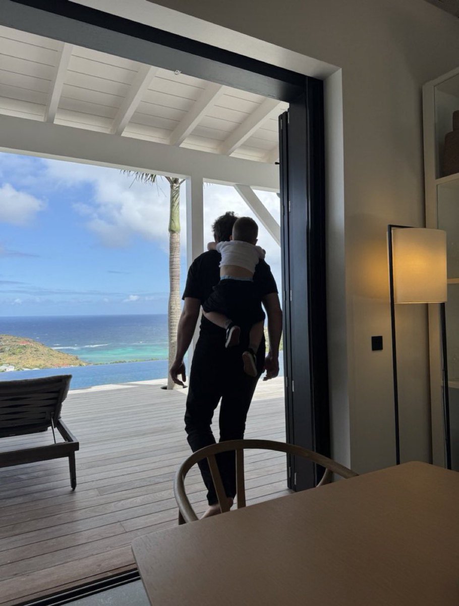 mrs_lkms's tweet photo. My son, Lil X loves clinging precariously to my back &amp; yelling monkey rides

-Elon Musk https://t.co/xJuL2HXyRa