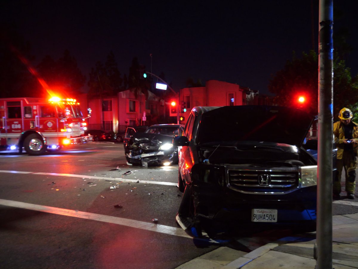 Penmanshipprod's tweet photo. 10/7/26
Garden Grove Ca.

1st responders responding to a vehicle collision

#penmanshipproduction 
#carcrash
#photojournalism #onlinenews

 @GardenGrovePD @OCFireAuthority https://t.co/WADxqrxjxK