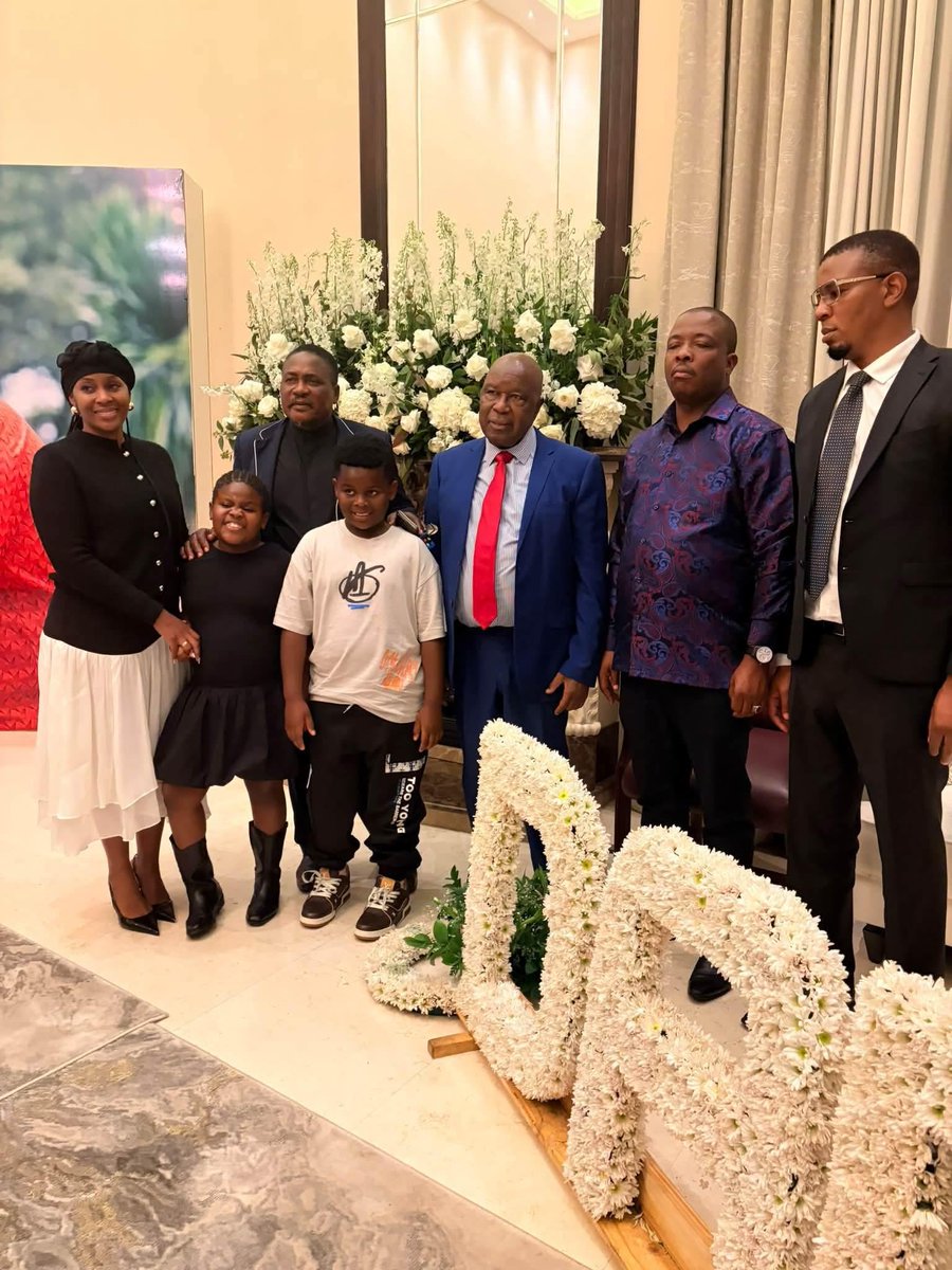 Zonkindababa's tweet photo. @MacCody02 *AMBASSADOR CHRISTOPHER MUTSVANGWA PAYS CONDOLENCES TO CHIVAYO FAMILY*
ZANU PF Spokesperson and Veteran of the Liberation Struggle .
His presence added to the growing list of national leaders and citizens who continue to stand with the family in grief. #RIPCHIVAYOS https://t.co/W8kU47RaAT