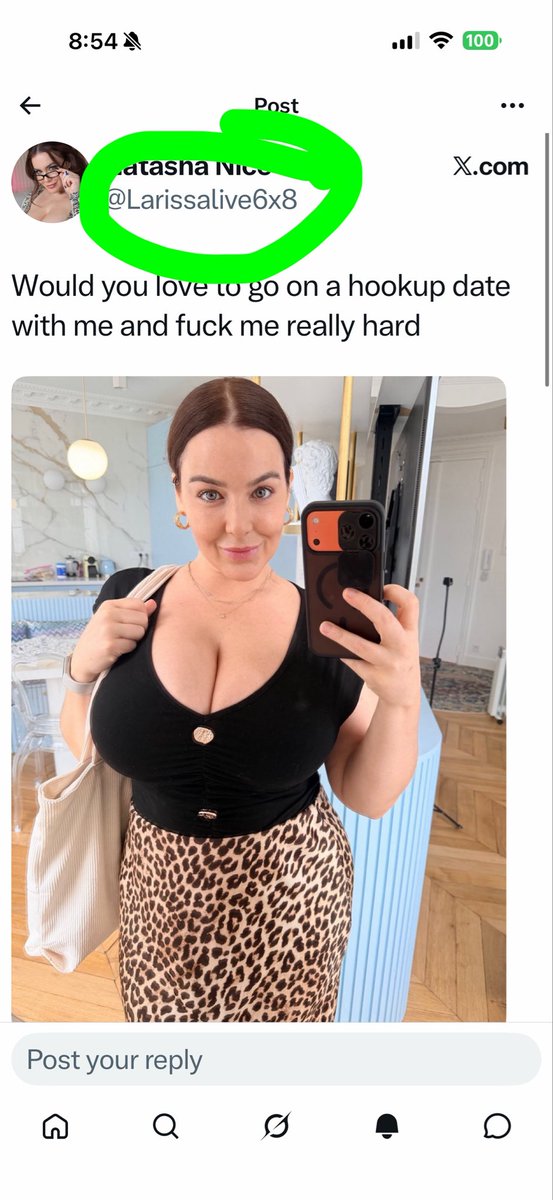 BeNiceNatasha's tweet photo. Hey fans this moron isn’t me! They’re just using my pictures. Please don’t get scammed! https://t.co/CCOtNnR71d