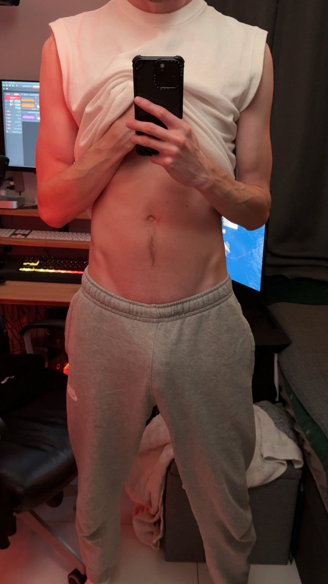 LucienLong_'s tweet photo. Joggers season https://t.co/O63mfbCAFY