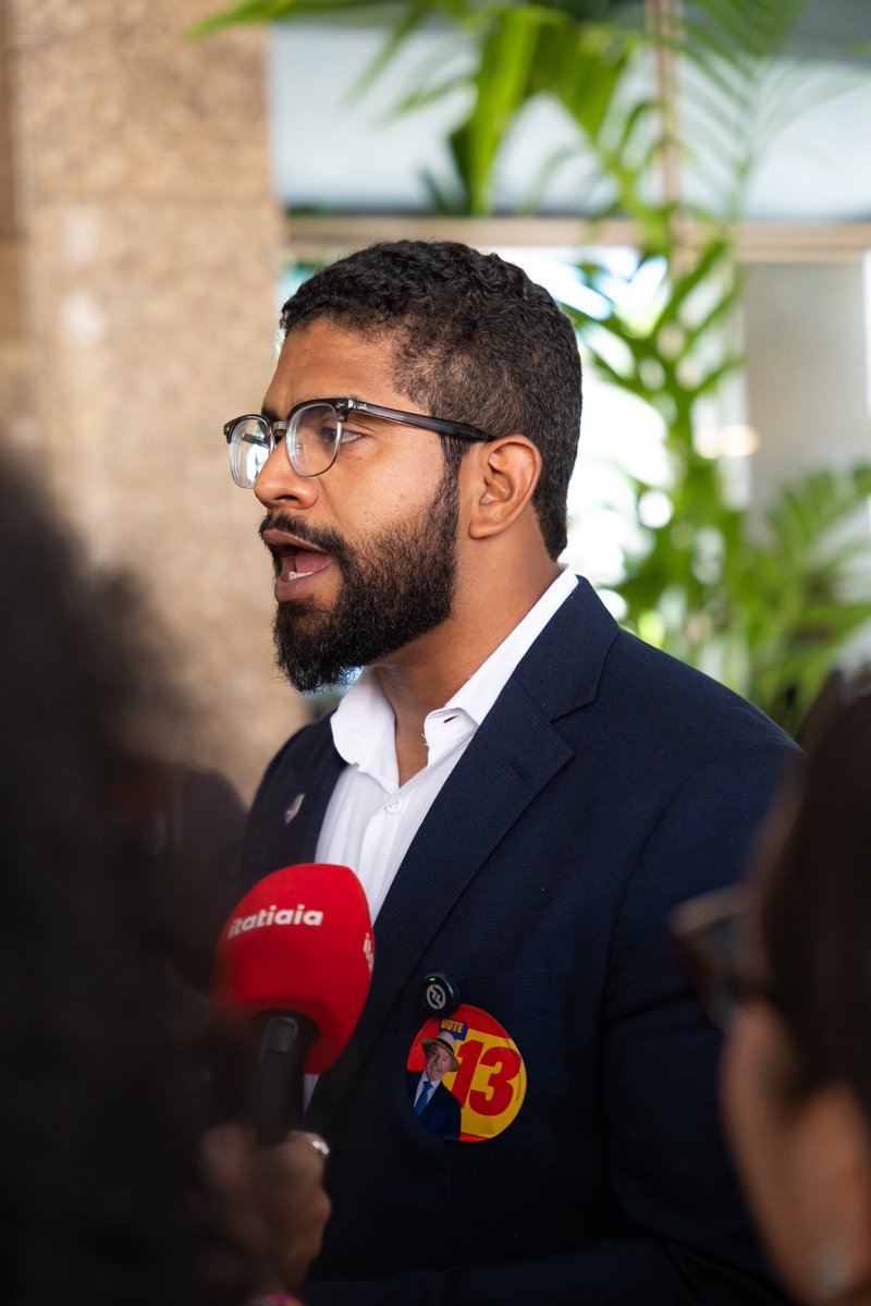 luttyshimanutri's tweet photo. Same energy
Jones Manoel  //  Malcolm x https://t.co/hytYP6Yglw